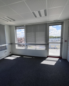 Réhabilitation bâtiment de bureaux le Kube à Pacé, Ille-et-Vilaine (35), Bretagne - conception et réalisation Espace Engineering Fayat contractant général, maître d'œuvre et architecture