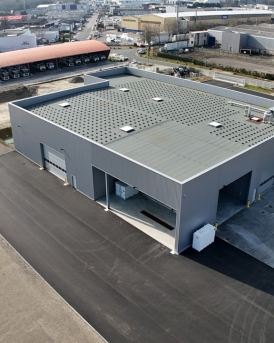 Bâtiment industriel Newloc à Carquefou (44), Loire-Atlantique, Pays de la Loire - Conception et réalisation Espace Engineering Fayat, contractant général et maître d'œuvre