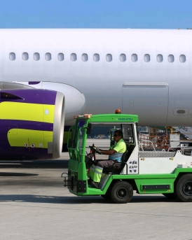 CHARLATTE - T135 EVO - Tracteur électrique bagages - aéroport international Doha.jpg
