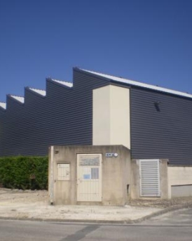 Batiment construit avec charpente métallique