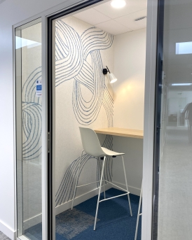 Aménagement intérieur bâtiment de bureaux Nameshield à Angers, Maine-et-Loire (49), Pays de la Loire - Conception et réalisation Espace Engineering Fayat, contractant général et maître d'œuvre