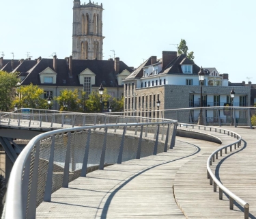 Sur la passerelle de l'île aux dames