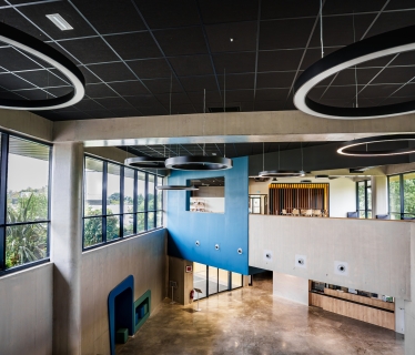 Aménagement intérieur bâtiment d'enseignement The Land 2 à Rennes, Ille-et-Vilaine (35), Bretagne - Conception et réalisation Espace Engineering Fayat, contractant général et maître d'œuvre