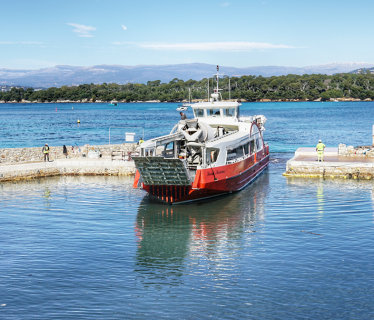 Ile Saint-Honorat - vue bateau port razel  bec