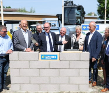 Photo construction mur par le ministre