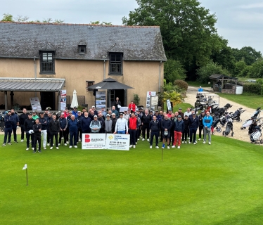 Photo de groupe tournoi de golf 2026 au Golf de La Freslonnière, Le Rheu par Espace Engineering Fayat - contractant général et maître d'oeuvre - conception et réalisation