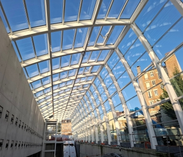 Vue intérieur de la verrière motholon de la gare de clamart