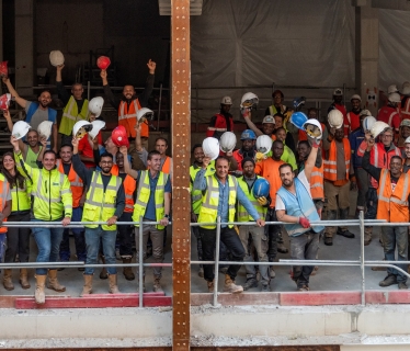 Equipe rue pavée