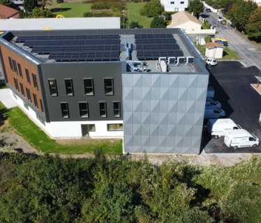 Bâtiment de bureaux à Puilboreau, Charente-Maritime (17), Nouvelle-Aquitaine - Conception et réalisation Espace Engineering Fayat, contractant général et maître d'œuvre