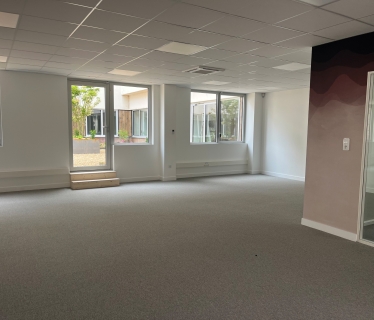 Bâtiment de bureau réhabilité Nameshield à Angers, Maine-et-Loire (49), Pays de la Loire - conception et réalisation Espace Engineering Fayat, contractant général et maître d'œuvre