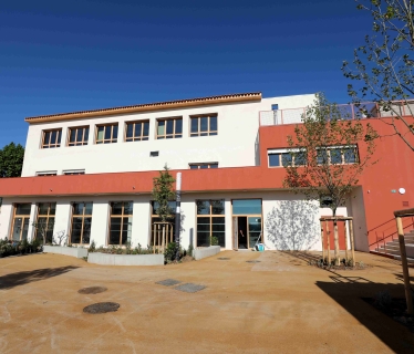 Groupe scolaire de La Farlède _Groupe scolaire Simone Veil_.JPG