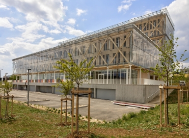 Caisse d'Epargne Bourgogne Franche-Comté structure métal et verre