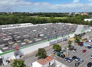 Réfection toiture bâtiment commercial Leroy Merlin à Chantepie, Ille-et-Vilaine (35), Bretagne - conception et réalisation Espace Engineering Fayat, contractant général et maître d'oeuvre