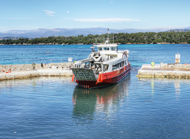 Ile Saint-Honorat - vue bateau port razel  bec
