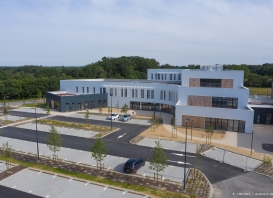 Construction bâtiment de bureau et entrepôt logistique AVEM à Bruz, Ille-et-Vilaine (35), Bretagne - conception et réalisation Espace Engineering Fayat, contractant général et maître d'oeuvre