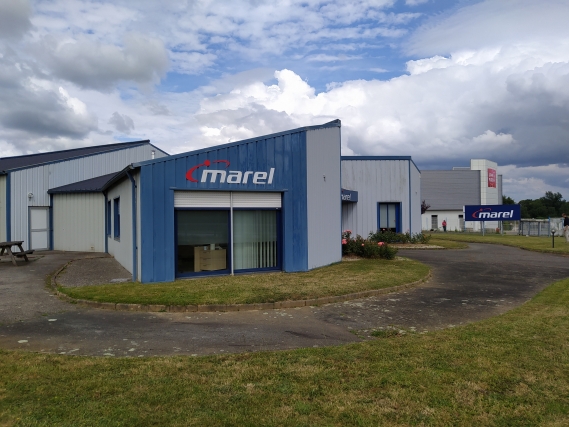 Réhabilitation partie bureaux bâtiment industriel JBT Marel à Baud, Morbihan (56), Bretagne- conception et réalisation Espace Engineering Fayat, contractant général et maître d'oeuvre