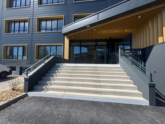 Réhabilitation bâtiment de bureaux le Kube à Pacé, Ille-et-Vilaine (35), Bretagne - conception et réalisation Espace Engineering Fayat contractant général, maître d'œuvre et architecture