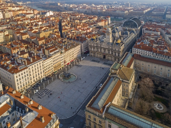 Rénovation places de terreaux Lyon Razel Bec
