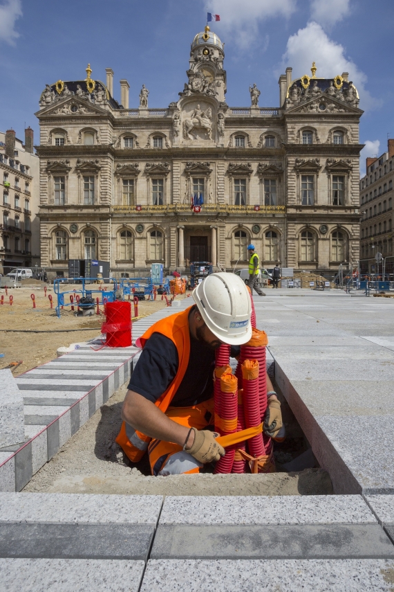 Rénovation place des terreaux Lyon Razel Bec