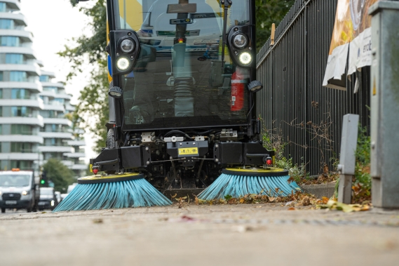 RAVO R1 brushes in operation.