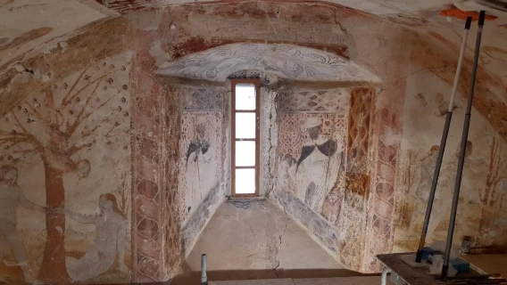 peintures murales dans la chapelle Saint-Calixte à Cazaux-Frechet