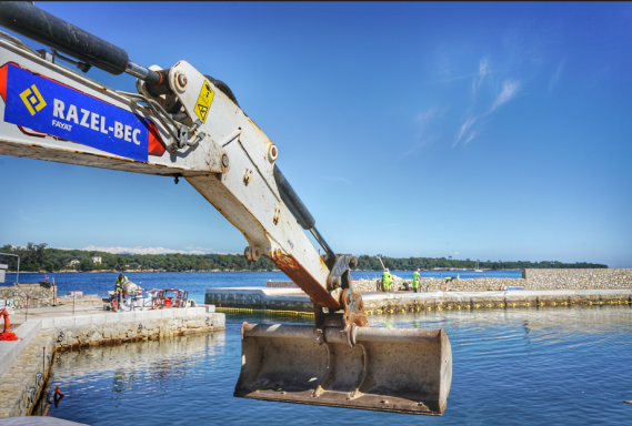 Un chantier maritime à fortes contraintes Razel-Bec