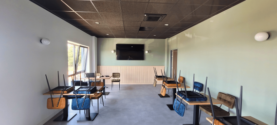 Construction d'un bâtiment de commerce/sport/loisirs dédié à la pratique du padel à Le Thou, Charente-Maritime (17), Nouvelle-Aquitaine - conception et réalisation Espace Engineering Fayat, contractant général et maître d'oeuvre