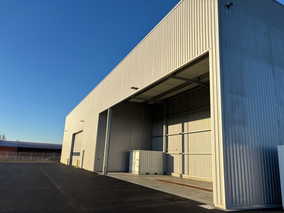 Bâtiment industriel Newloc à Carquefou (44), Loire-Atlantique, Pays de la Loire - Conception et réalisation Espace Engineering Fayat, contractant général et maître d'œuvre