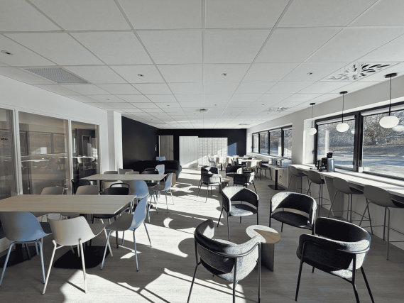 Salle de pause extension du bâtiment d'enseignement AFTEC à Rennes, Ille-et-Vilaine (35), Bretagne - conception et réalisation Espace Engineering, contractant général et maître d'oeuvre