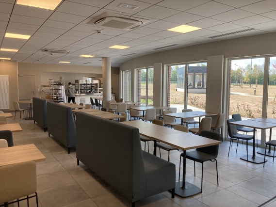 Aménagement intérieur clinique psychiatrique Les Boucles de Seine à Yvetot, Seine-Maritime (76), Normandie - conception et réalisation Espace Engineering Fayat, contractant général et maître d'œuvre