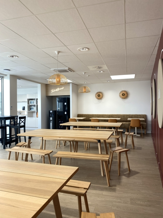 Aménagement intérieur bâtiment de bureaux Nameshield à Angers, Maine-et-Loire (49), Pays de la Loire - Conception et réalisation Espace Engineering Fayat, contractant général et maître d'œuvre