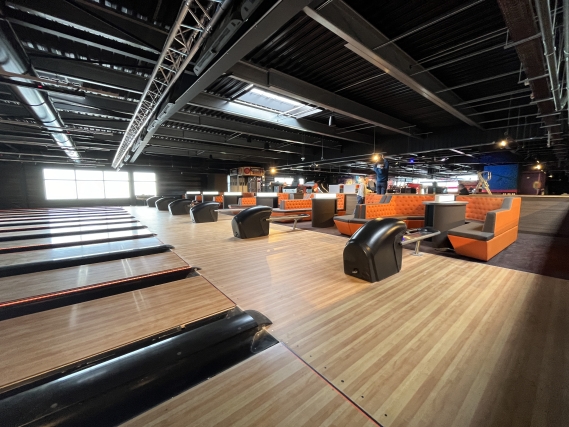 Aménagement intérieur bâtiment de loisirs Speed Park à Brest, Finistère (29), Bretagne - Conception et réalisation Espace Engineering Fayat, contractant général et maître d'œuvre