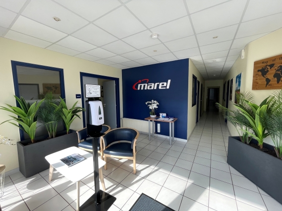 Réhabilitation partie bureaux bâtiment industriel JBT Marel à Baud, Morbihan (56), Bretagne- conception et réalisation Espace Engineering Fayat, contractant général et maître d'oeuvre