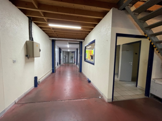 Réhabilitation partie bureaux bâtiment industriel JBT Marel à Baud, Morbihan (56), Bretagne- conception et réalisation Espace Engineering Fayat, contractant général et maître d'oeuvre
