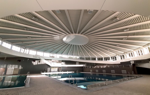 intérieur de la piscine de chateaulin
