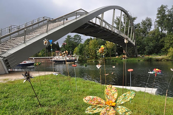 passerelle-sur-le-loing-st-mammes_content.jpg