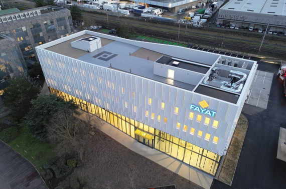 Vue nuit facade extérieure BOAMG