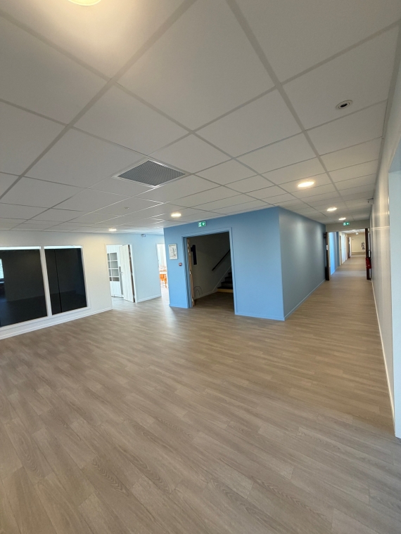 Intérieur extension du bâtiment d'enseignement AFTEC à Rennes, Ille-et-Vilaine (35), Bretagne - conception et réalisation Espace Engineering Fayat, contractant général et maître d'oeuvre
