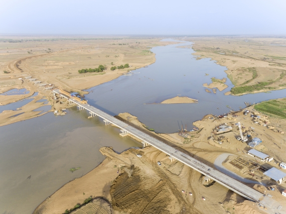 Razel-Bec Pont sur le Logone Frontiere Tchad Cameroun