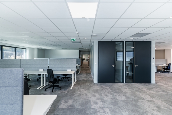 Réhabilitation partie bureaux bâtiment industriel JBT Marel à Baud, Morbihan (56), Bretagne- conception et réalisation Espace Engineering Fayat, contractant général et maître d'oeuvre