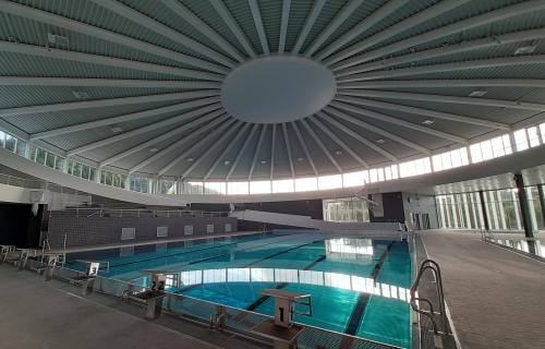 intérieur de la piscine de chateaulin