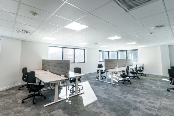 Réhabilitation partie bureaux bâtiment industriel JBT Marel à Baud, Morbihan (56), Bretagne- conception et réalisation Espace Engineering Fayat, contractant général et maître d'oeuvre
