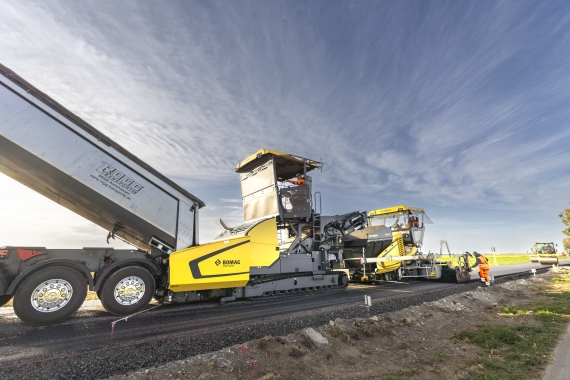 BOMAG - Finisseur BF 700 C- Alim.jpg