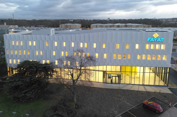 Vue nuit facade extérieure BOAMG