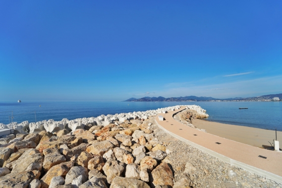 Razel Bec Digue Laubeuf Cannes