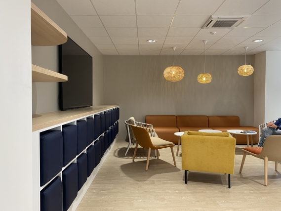 Aménagement intérieur bâtiment de bureaux Nameshield à Angers, Maine-et-Loire (49), Pays de la Loire - Conception et réalisation Espace Engineering Fayat, contractant général et maître d'œuvre