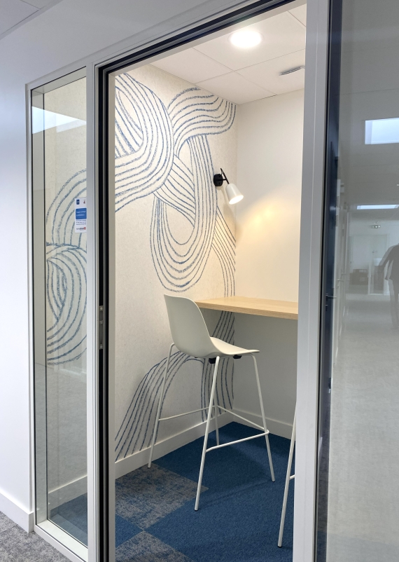 Aménagement intérieur bâtiment de bureaux Nameshield à Angers, Maine-et-Loire (49), Pays de la Loire - Conception et réalisation Espace Engineering Fayat, contractant général et maître d'œuvre
