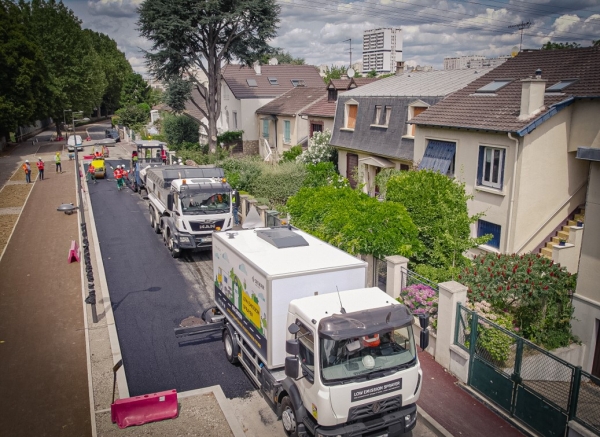 [Page 11] Chantier Vinci - THE BOX de Secmair compacteur BOMAG BW100 ADe-5 et finisseur Dynapac SD1800W e_1.jpg