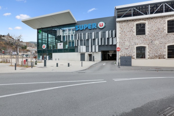 constructeur bâtiment supermarché